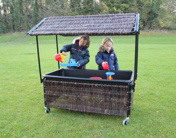 Wicker Water Tray And Shelter
